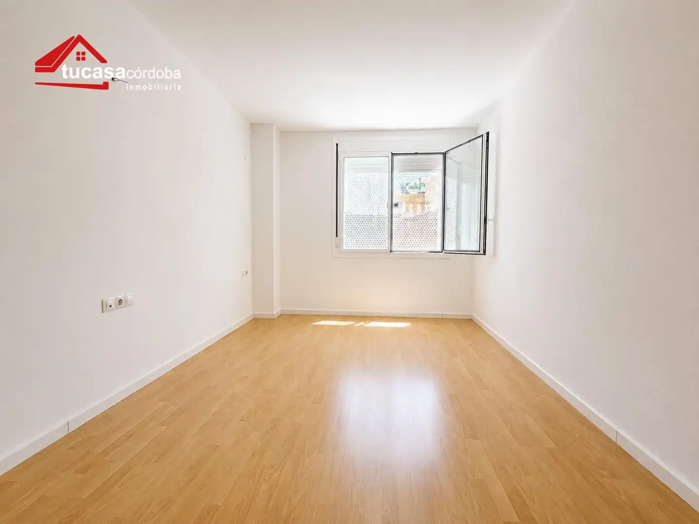 Habitación de Planta baja en venta en Córdoba con Aire acondicionado, Terraza y Trastero
