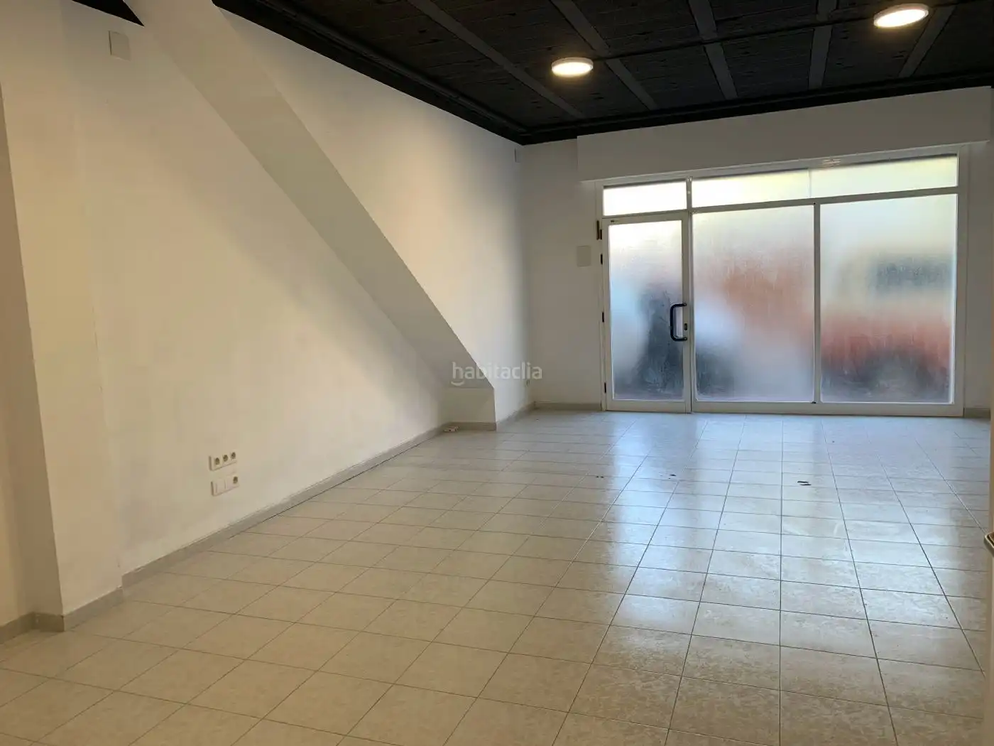 Gewerbefläche zum Verkauf in Carrer de l'Esport 23, imagen 2