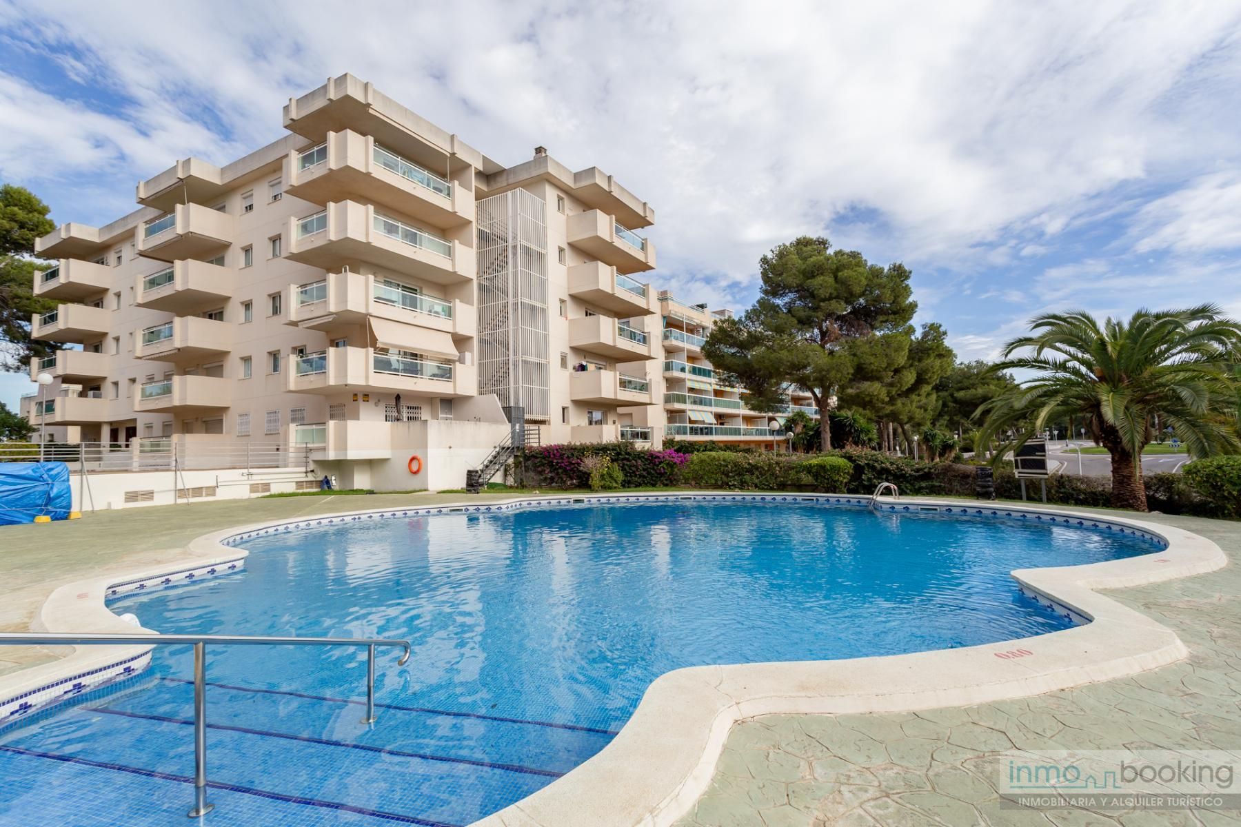 Piscina de Apartament en venda en Salou amb Aire condicionat, Calefacció i Terrassa