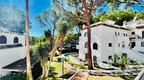 Apartamento en venta en Los Pinos de Aloha, Marbella