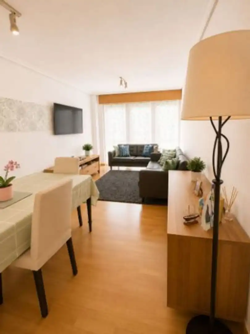 Piso con ascensor en venta en M LUISA DURAN MARQUINA 16, imagen 2