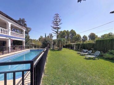 Chalet con piscina en venta en Olocau