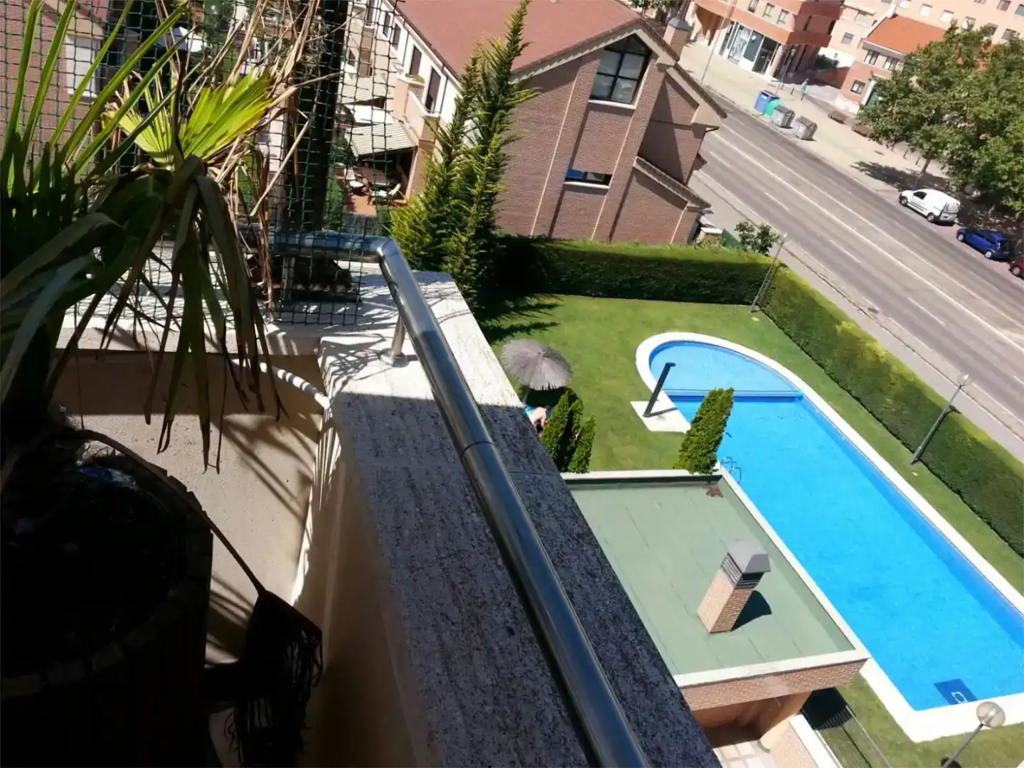 Piscina de Dúplex para compartir en Valladolid con Aire acondicionado, Jardín privado y Parquet