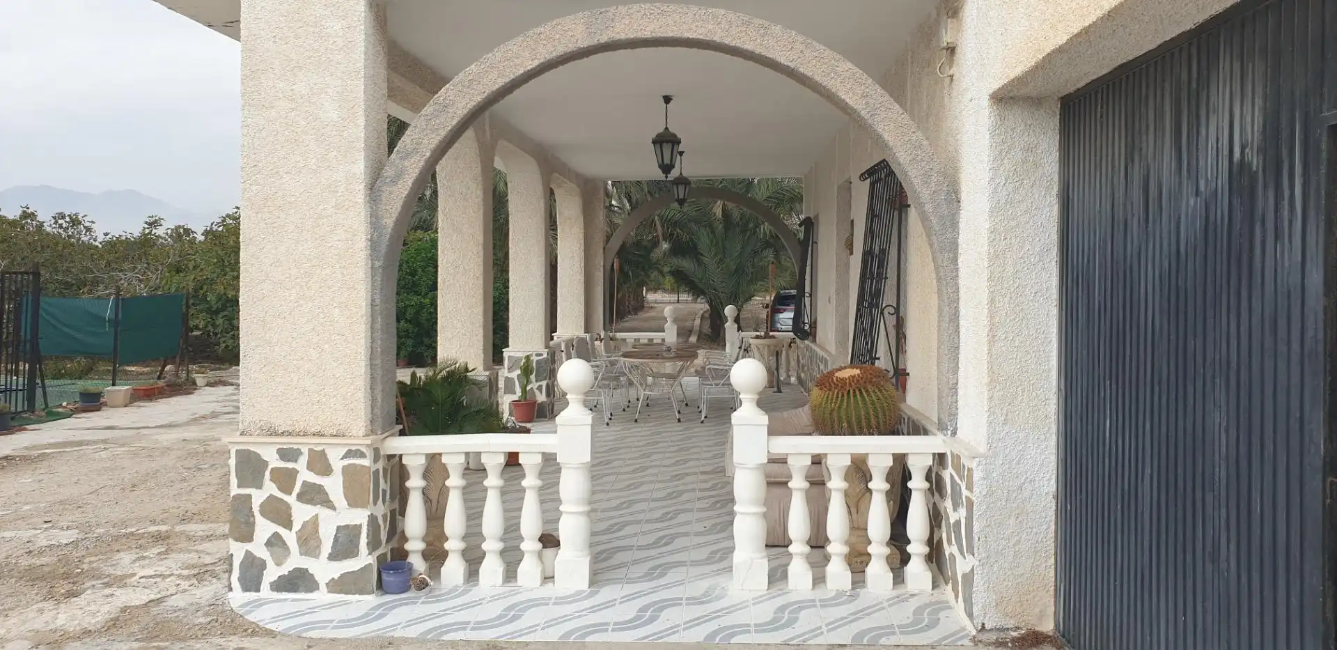 Casa amb piscina en venda a Carretera Virgen del Camino 5