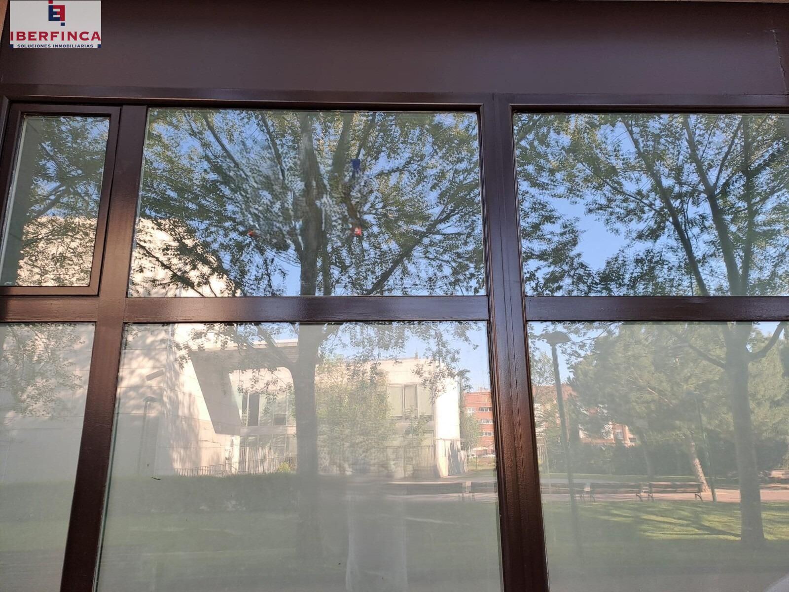 Vista exterior de Local de alquiler en Valladolid Capital