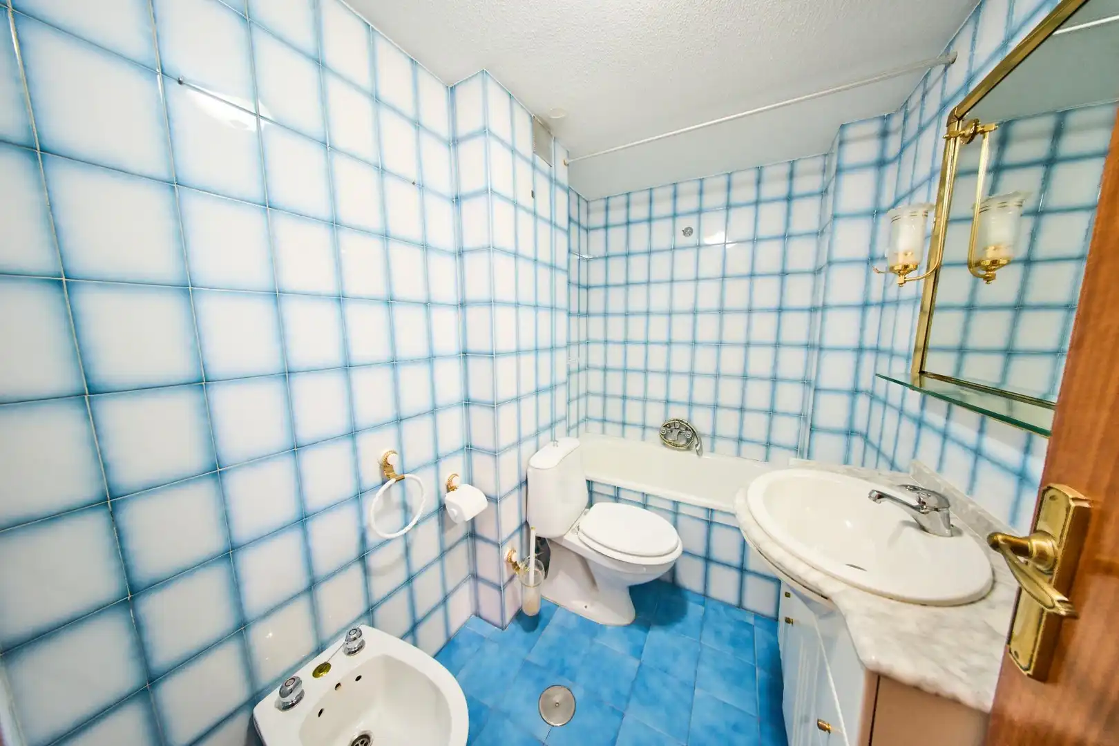 Bathroom of Flat for sale in Granada