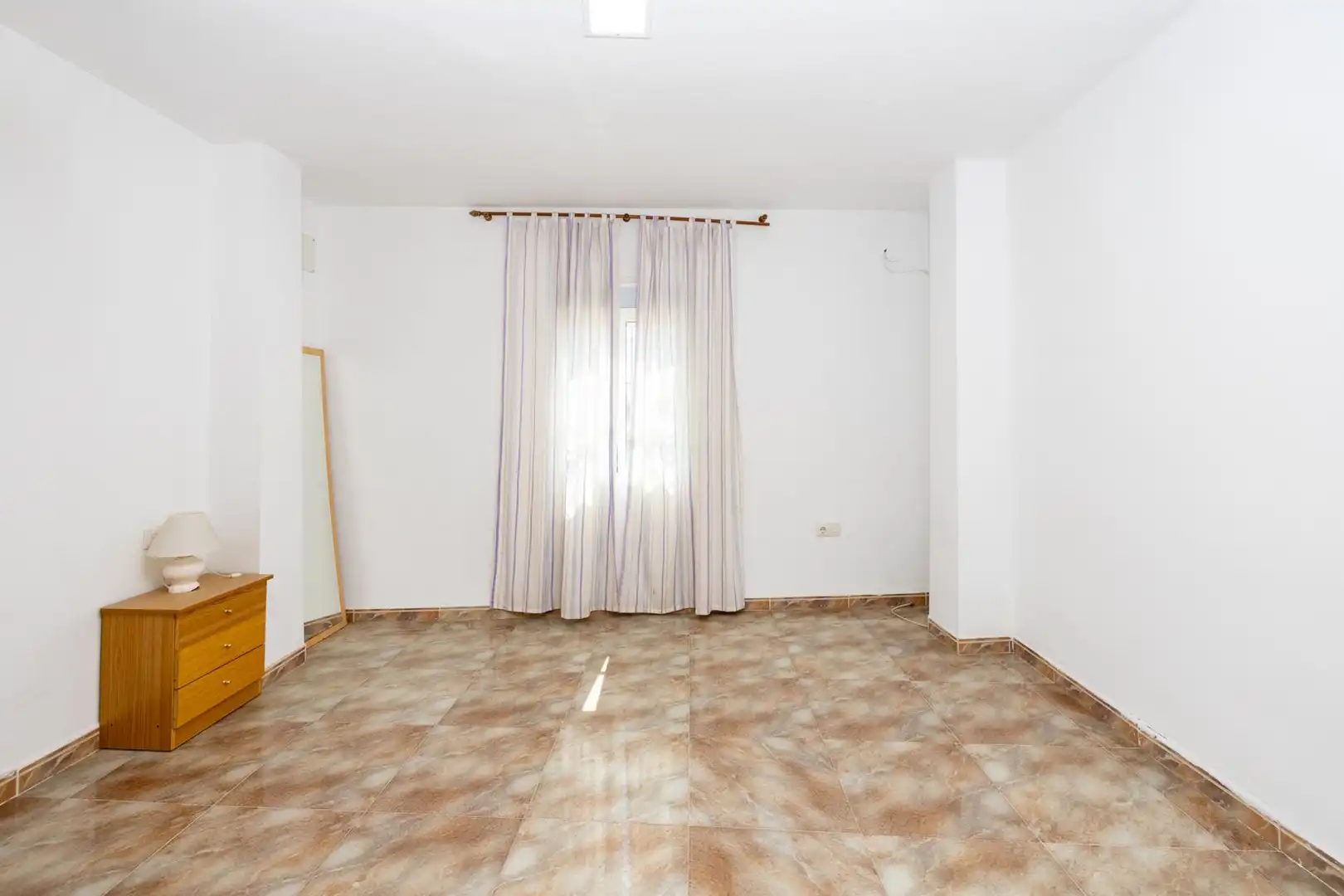 Schlafzimmer von Country house zum Verkauf in Armilla mit Privatgarten und Terrasse