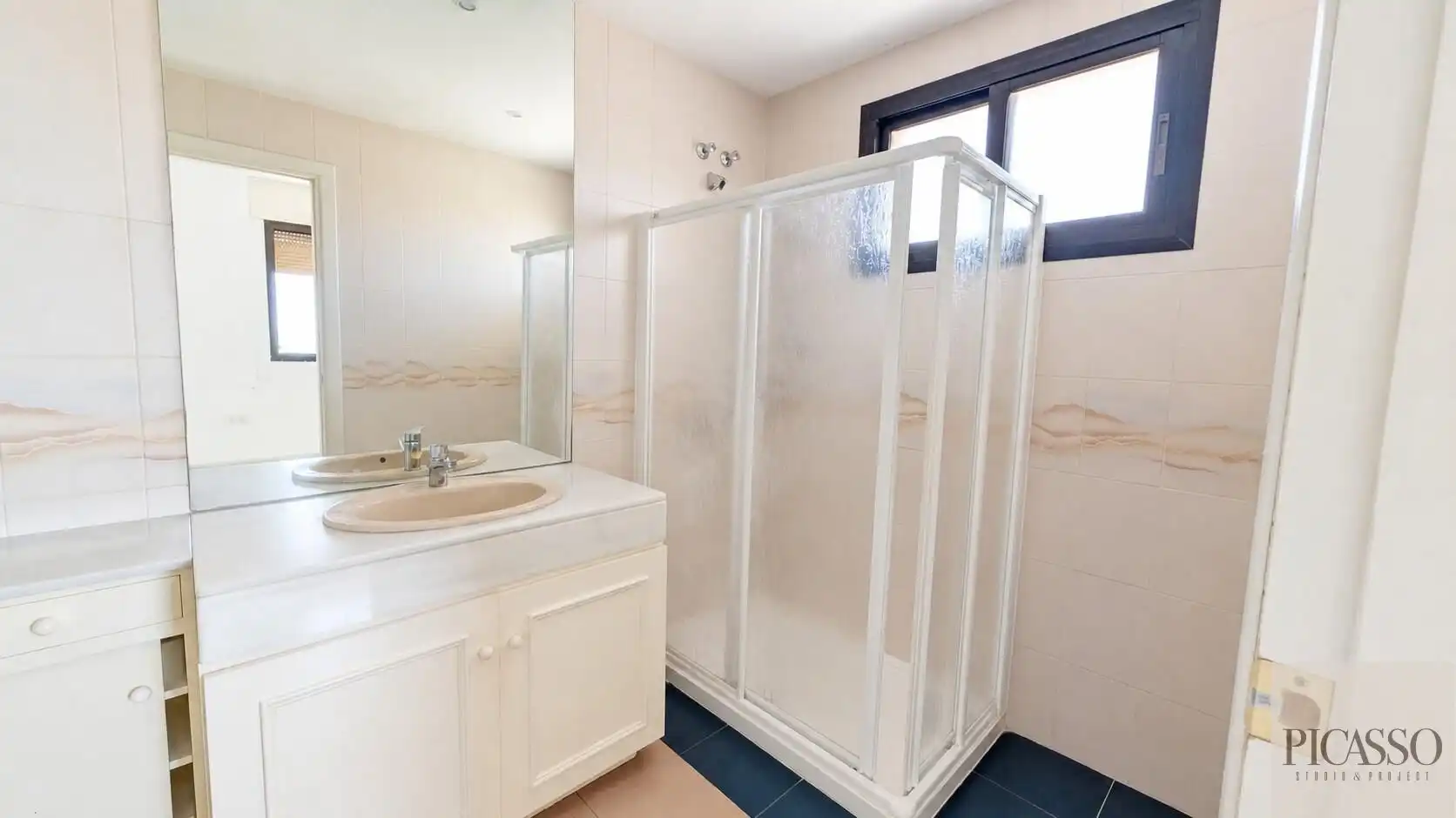 Baño de Piso en venta en Torremolinos con Aire acondicionado, Jardín privado y Trastero