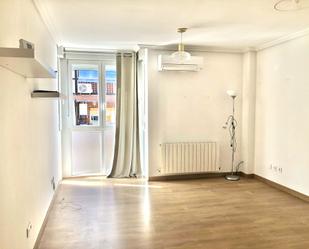 Bedroom of Flat to rent in  Madrid Capital  with Air Conditioner, Heating and Terrace