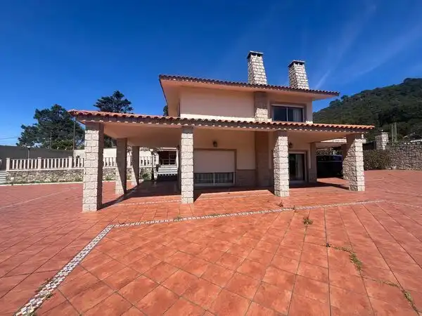 Vista exterior de Casa o chalet en venta en A Guarda   con Calefacción, Jardín privado y Terraza