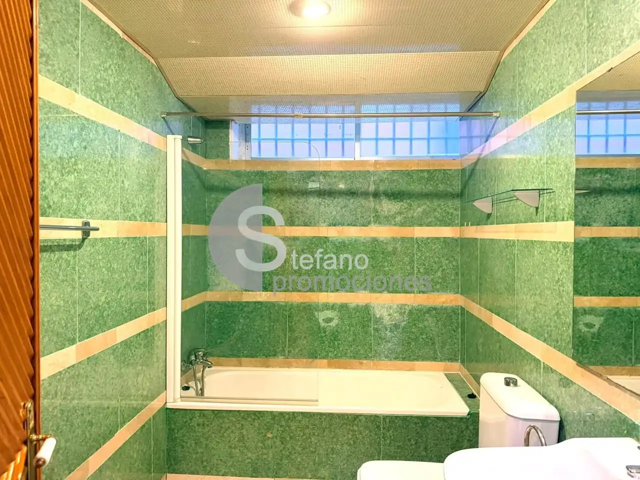 Bathroom of Detached homes for rent in Málaga  with Air Conditioner, Private garden and Terrace