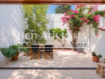 Pis amb jardí en venda a Carrer de Betlem