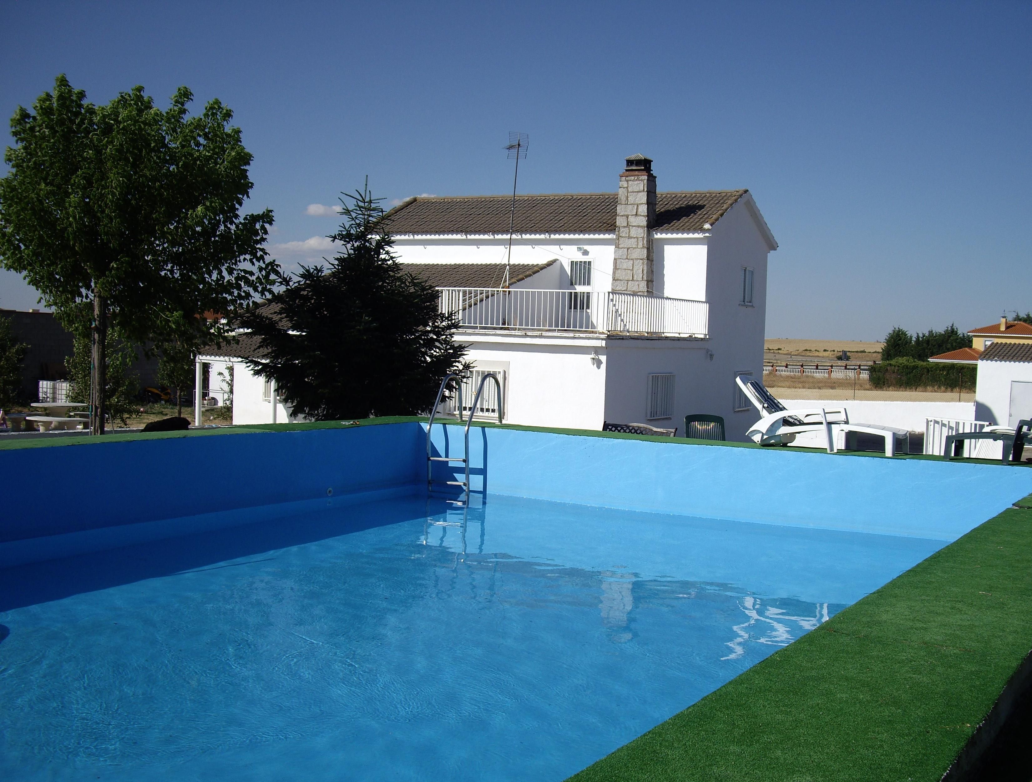 Piscina de Casa o xalet en venda en Miranda de Azán amb Jardí privat, Terrassa i Traster