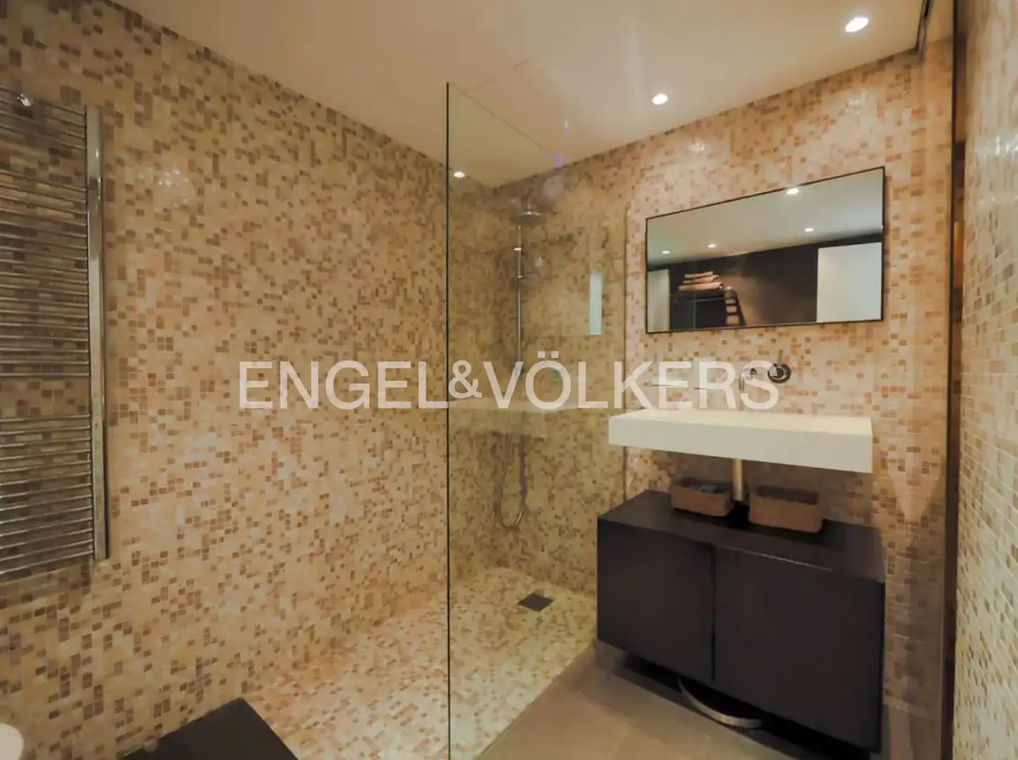 Badezimmer von Dachboden zum Verkauf in Alicante / Alacant mit Klimaanlage, Heizung und Terrasse