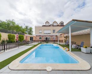 Piscina de Casa adosada en venda en Rivas-Vaciamadrid amb Terrassa