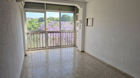 Foto 3 de Piso en venta en Avenida de la Paz, La Oliva, Sevilla Capital