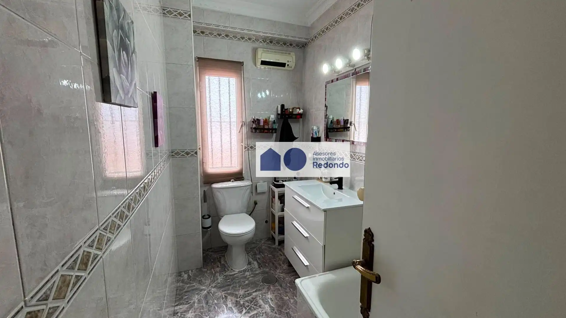 Bathroom of Flat for sale in Moguer