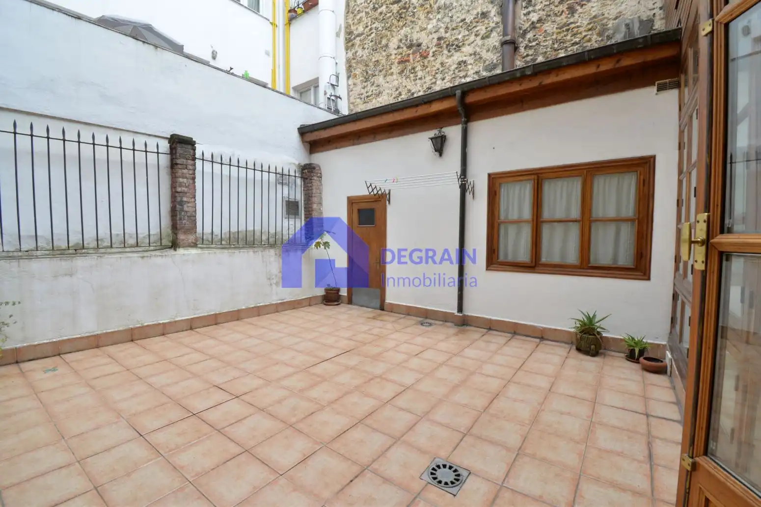 Terraza de Piso en venta en Oviedo  con Parquet, Terraza y Trastero
