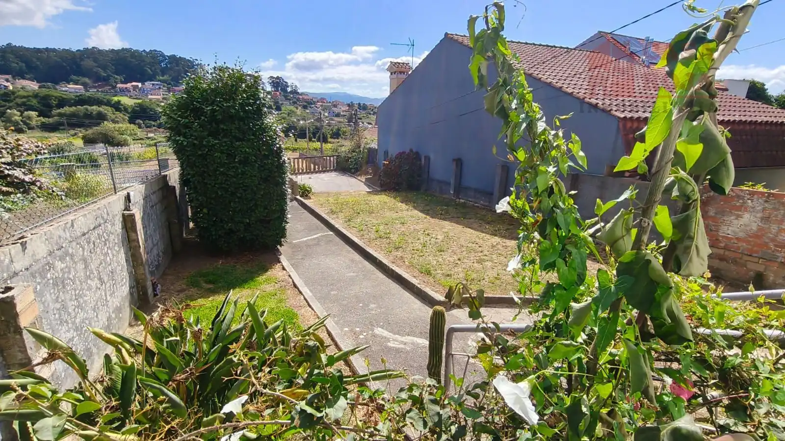 Jardí de Casa o xalet en venda en Cangas  amb Calefacció, Terrassa i Moblat