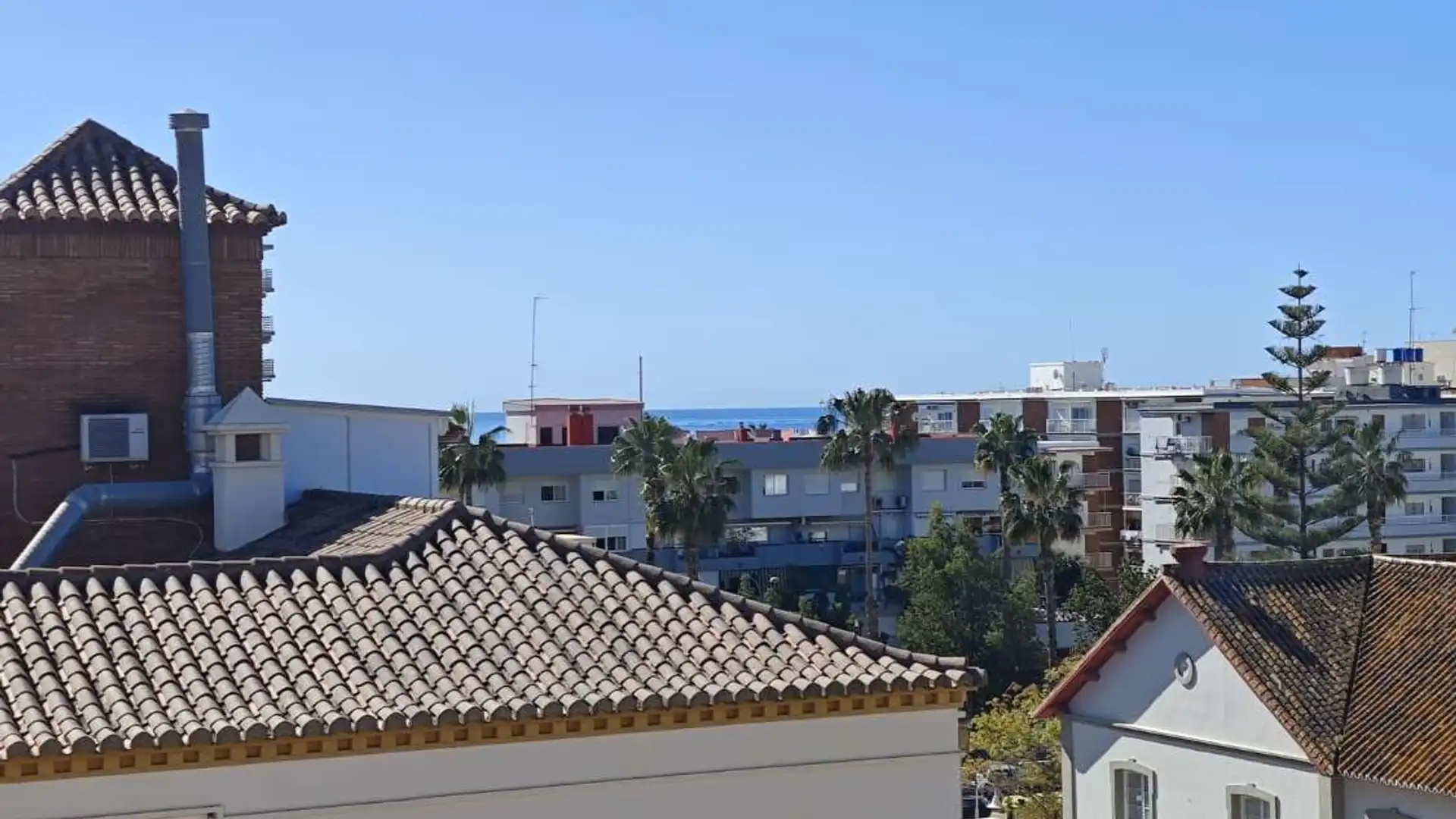 Exterior view of Flat for sale in Vélez-Málaga  with Air Conditioner, Heating and Terrace