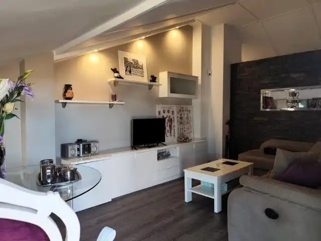 Sala de estar de Casa adosada en venta en Alaquàs con Aire acondicionado, Terraza y Trastero