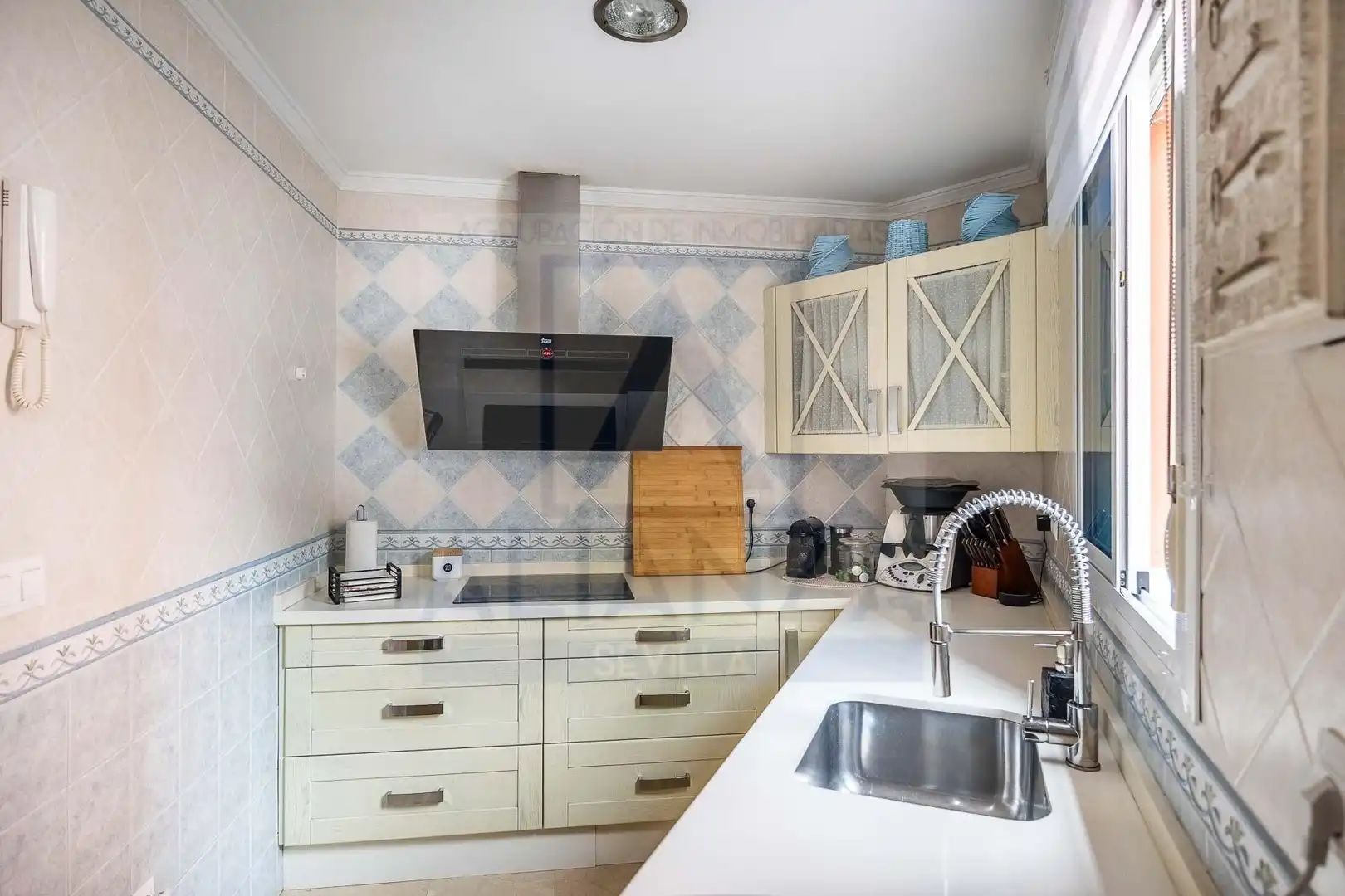 Kitchen of Flat for sale in Camas  with Air Conditioner, Heating and Terrace