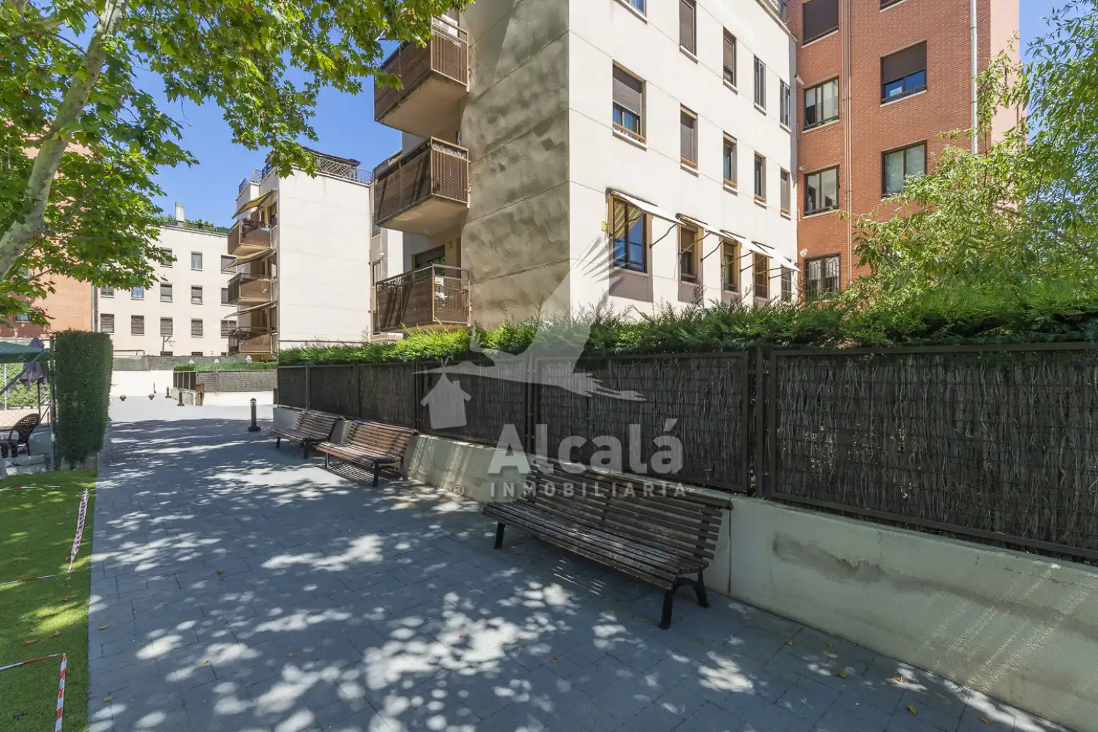 Vista exterior de Ático en venta en Alcalá de Henares con Aire acondicionado, Calefacción y Terraza