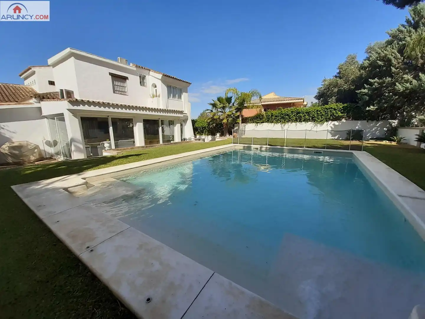 Piscina de Piso de alquiler en Montequinto con Aire acondicionado, Jardín privado y Terraza