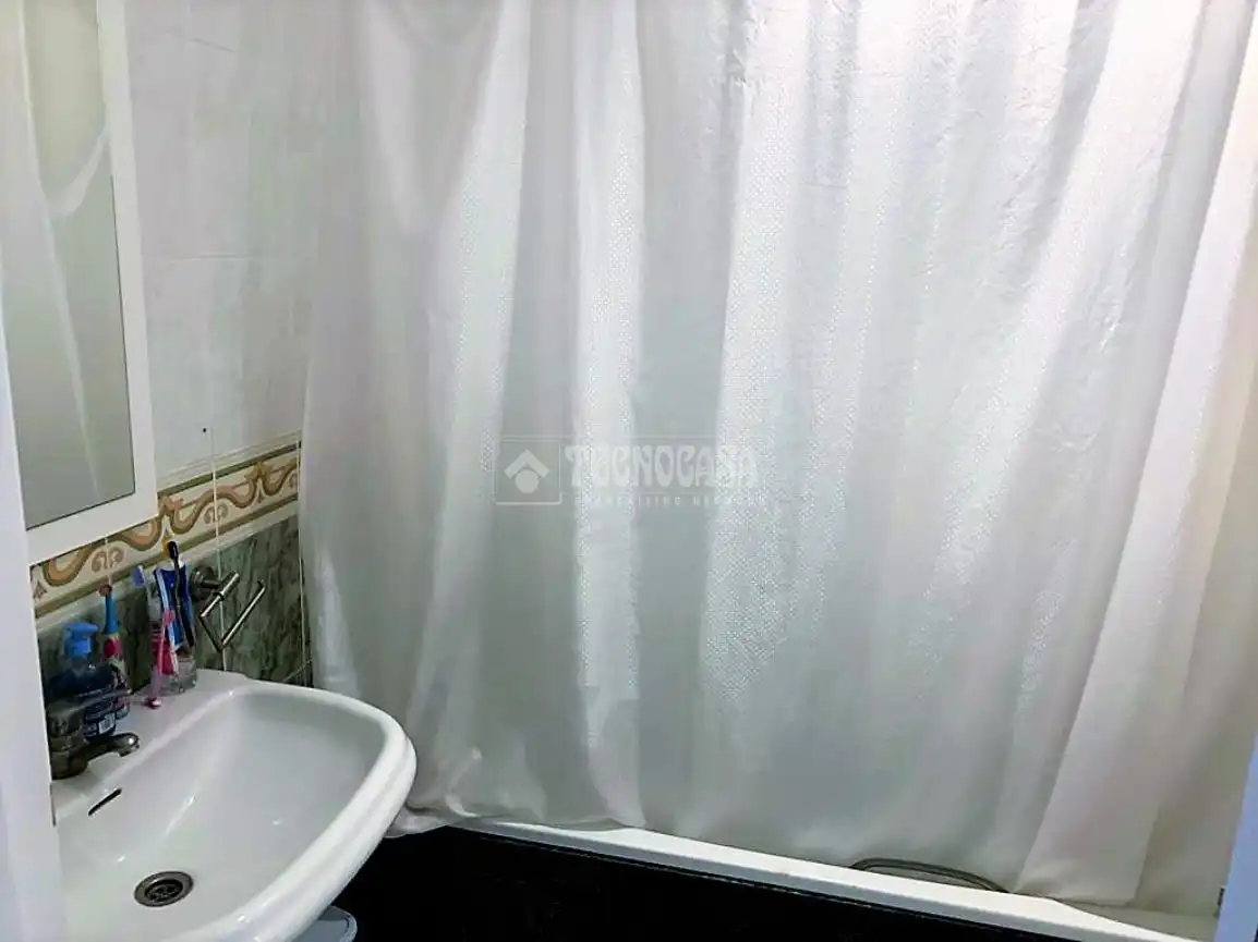 Bathroom of Flat for sale in Fuengirola