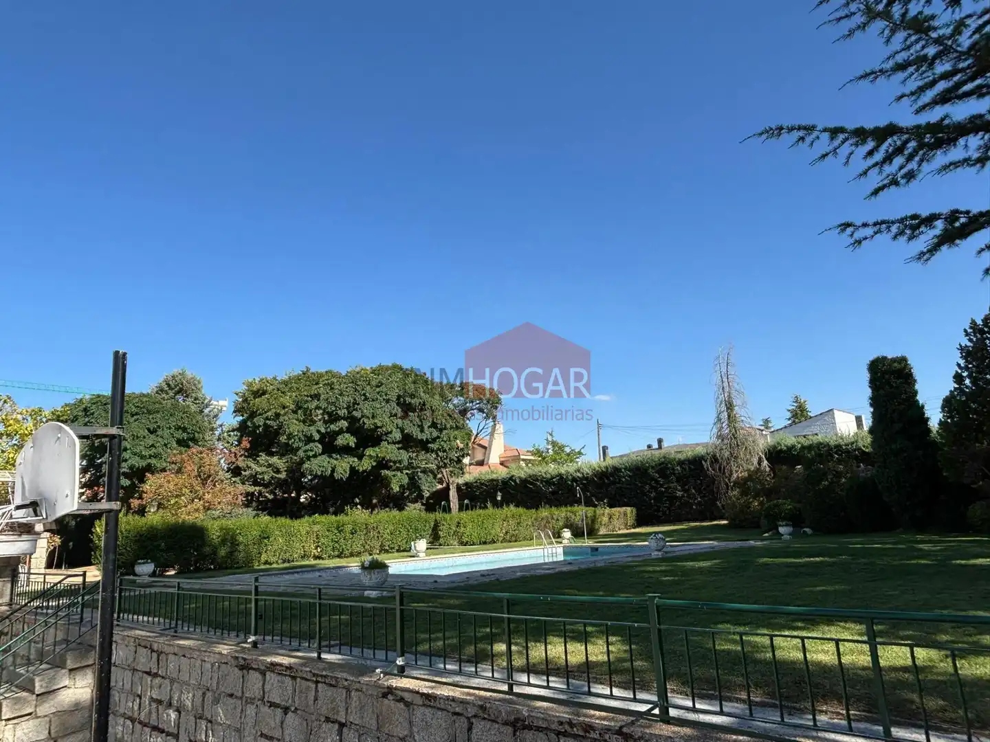 Jardí de Casa o xalet en venda en Ávila amb Calefacció, Jardí privat i Traster