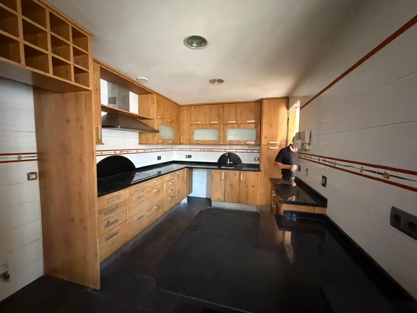 Cuina de Casa o xalet en venda en Parla amb Calefacció, Terrassa i Jacuzzi