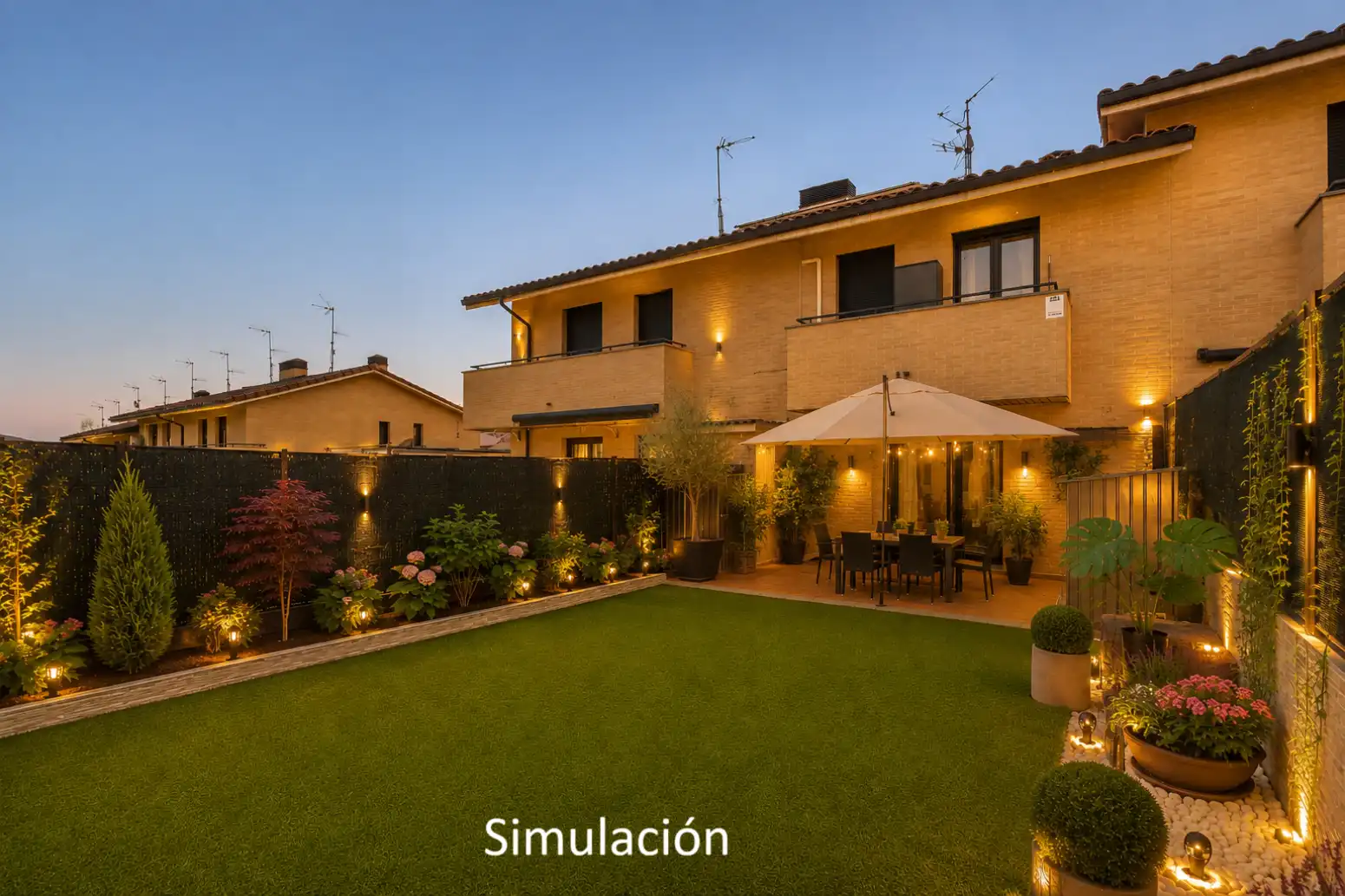 Jardín de Casa adosada en venta en Valle de Elorz / Elortzibar con Aire acondicionado, Calefacción y Jardín privado