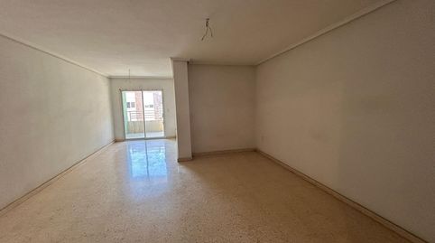 Foto 2 de Piso en venta en Torrefiel, Valencia Capital