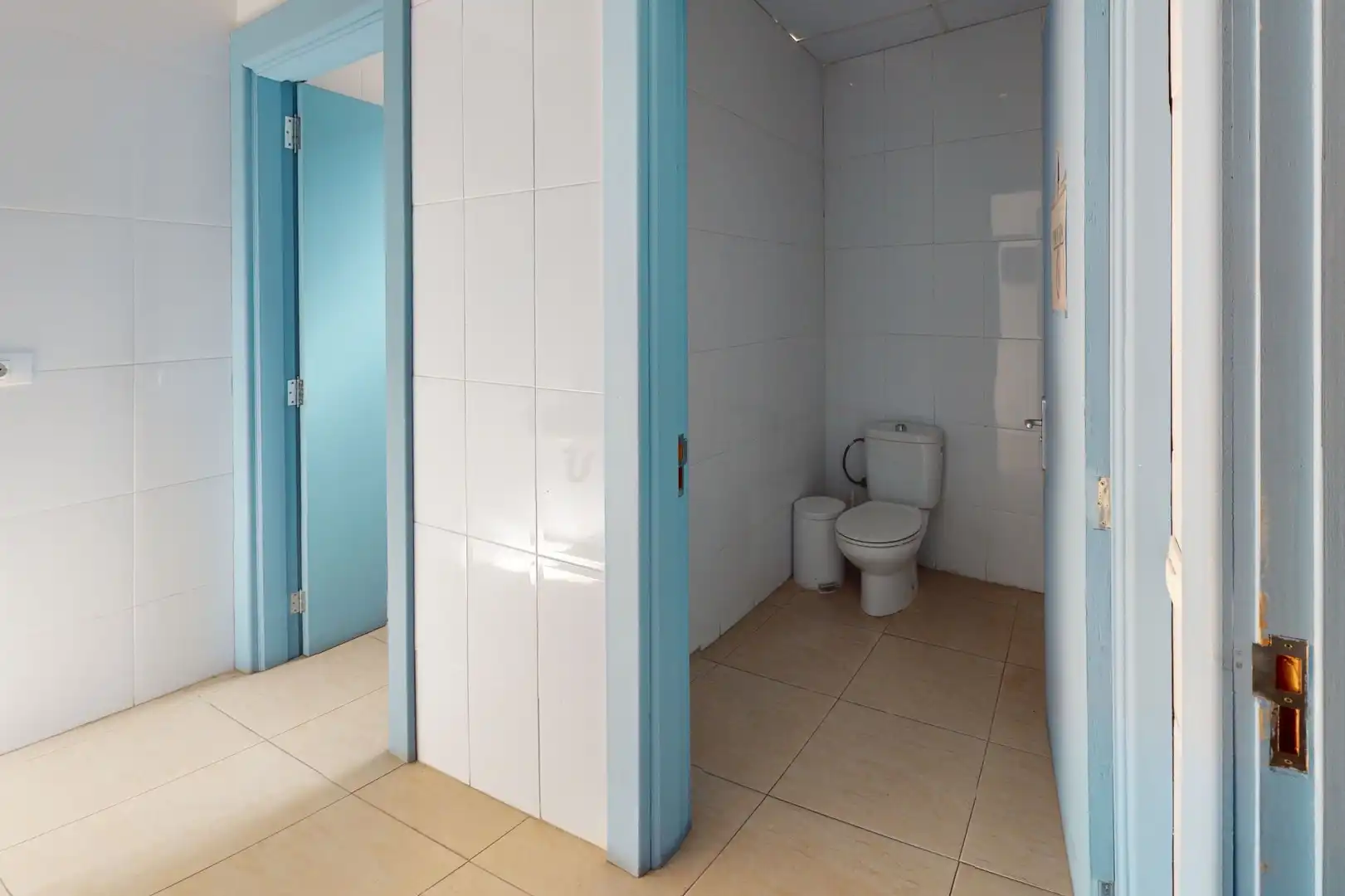Baño de Local de alquiler en Los Llanos de Aridane con Aire acondicionado