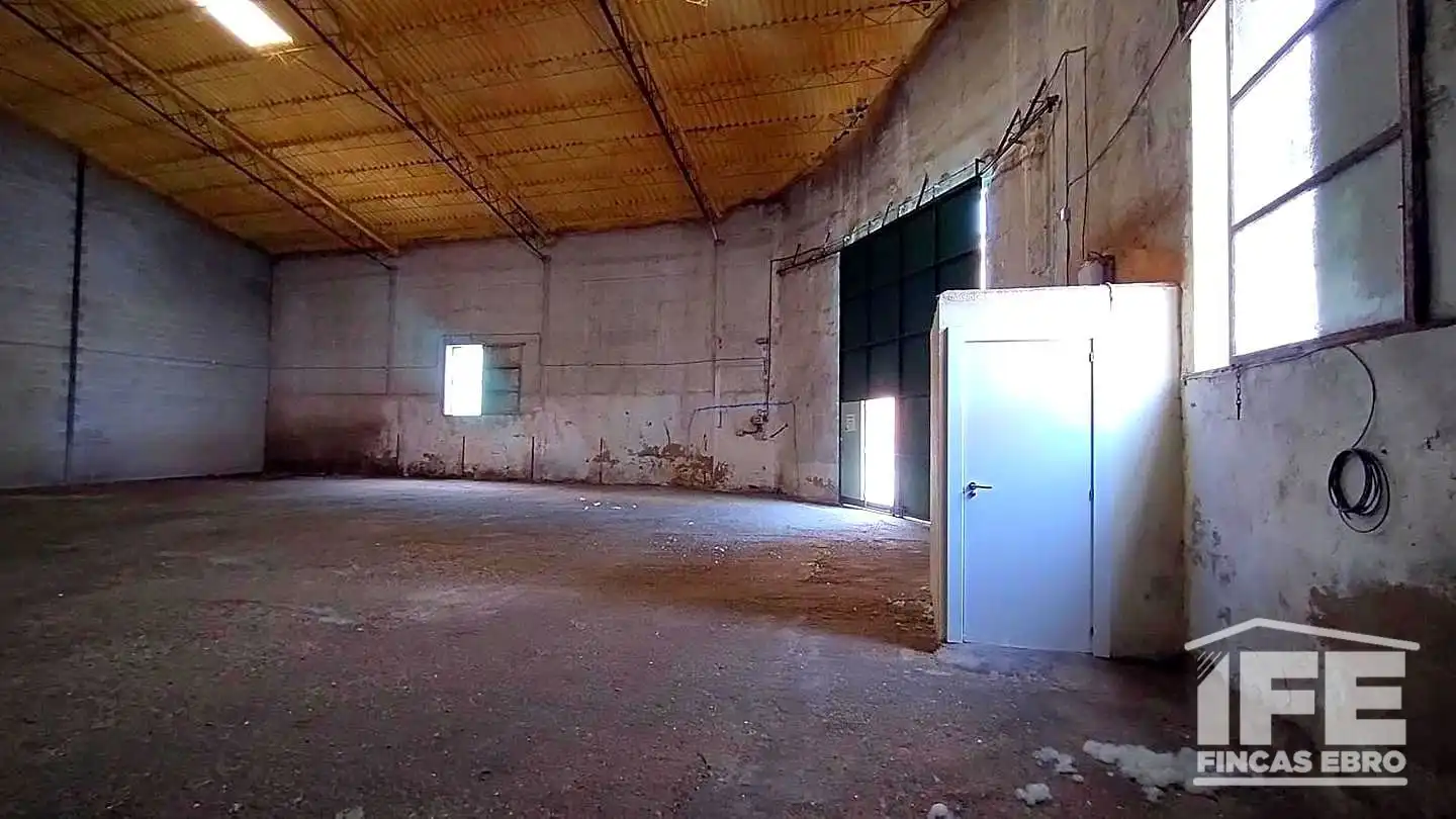 Nau industrial de lloguer en Alagón