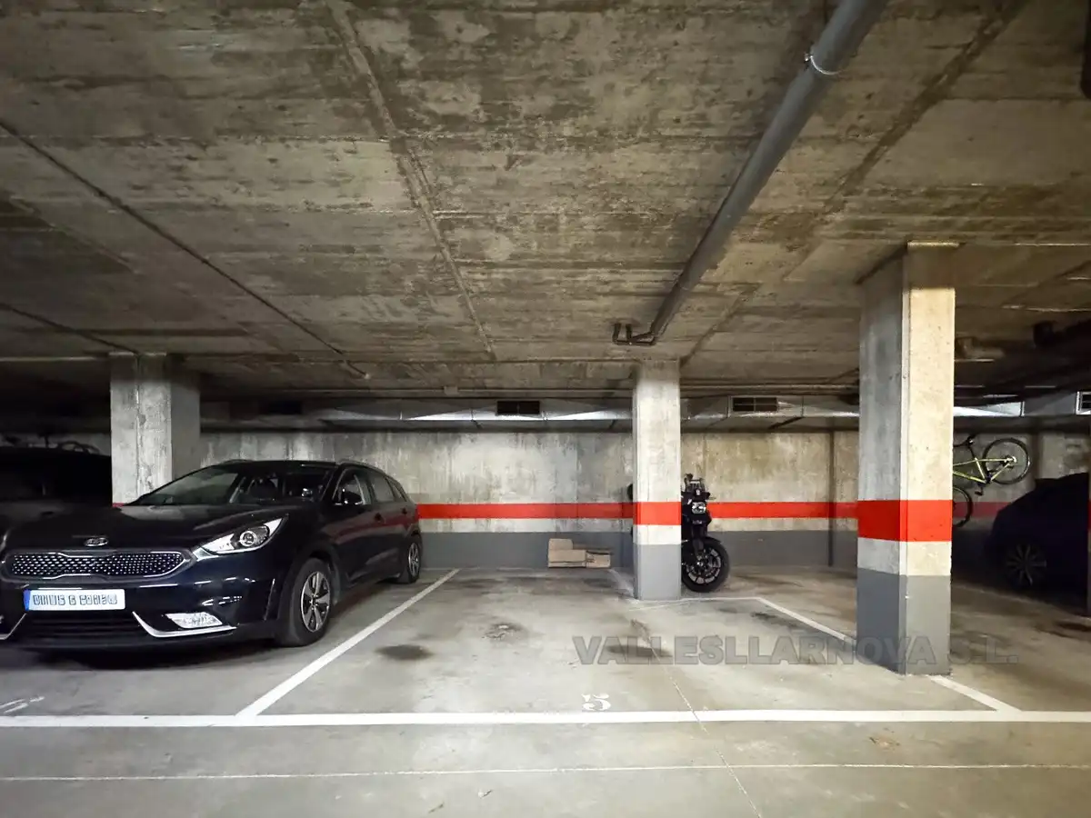 Parking de Piso en venta en Parets del Vallès con Calefacción, Jardín privado y Parquet