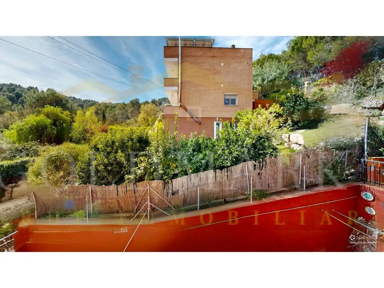 Vista exterior de Casa o xalet en venda en Corbera de Llobregat amb Aire condicionat, Calefacció i Jardí privat