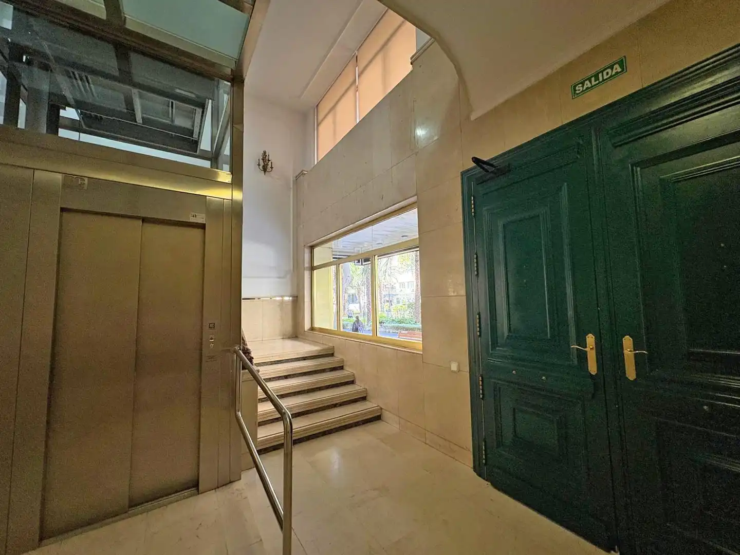 Piso en venta en Alicante / Alacant con Aire acondicionado, Calefacción y Terraza