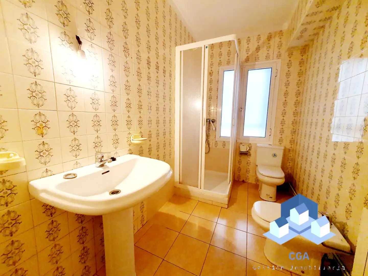 Baño de Piso en venta en Lorca con Calefacción y Balcón