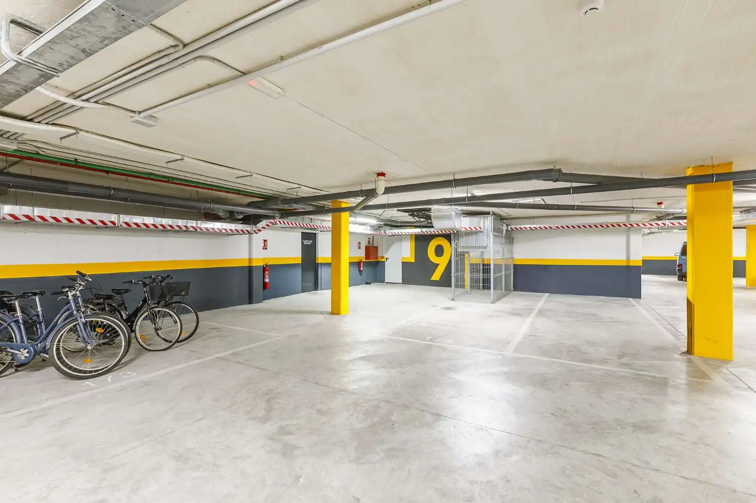 Parking de Apartamento de alquiler en Vélez-Málaga con Terraza