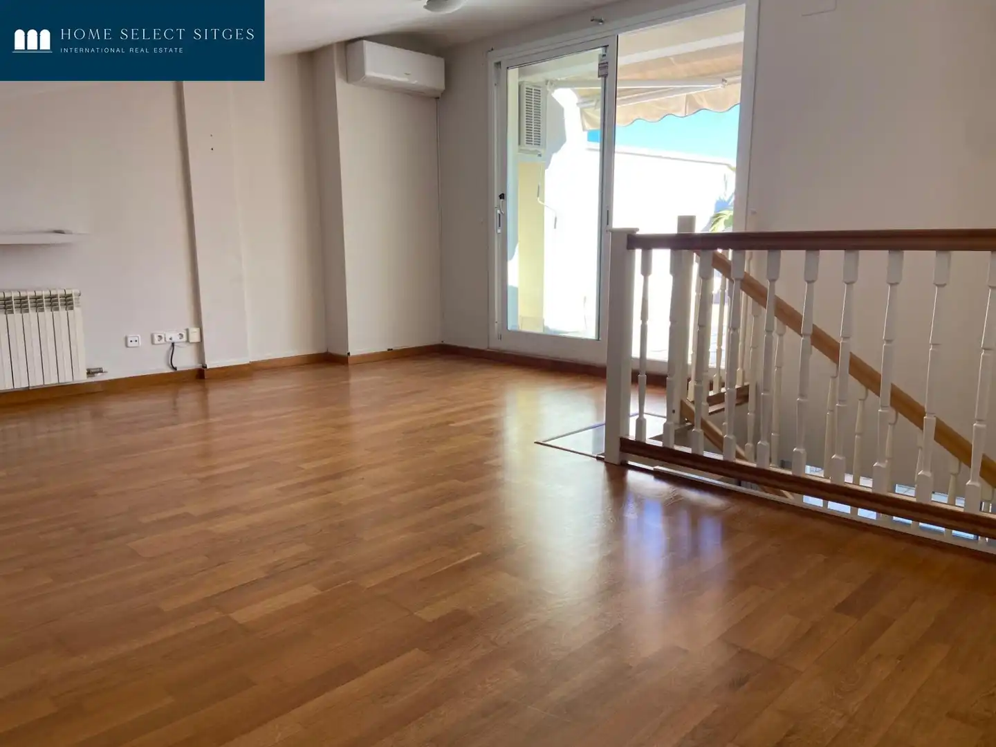 Einfamilien-Reihenhaus zum Verkauf in Sitges mit Klimaanlage, Heizung und Parkett