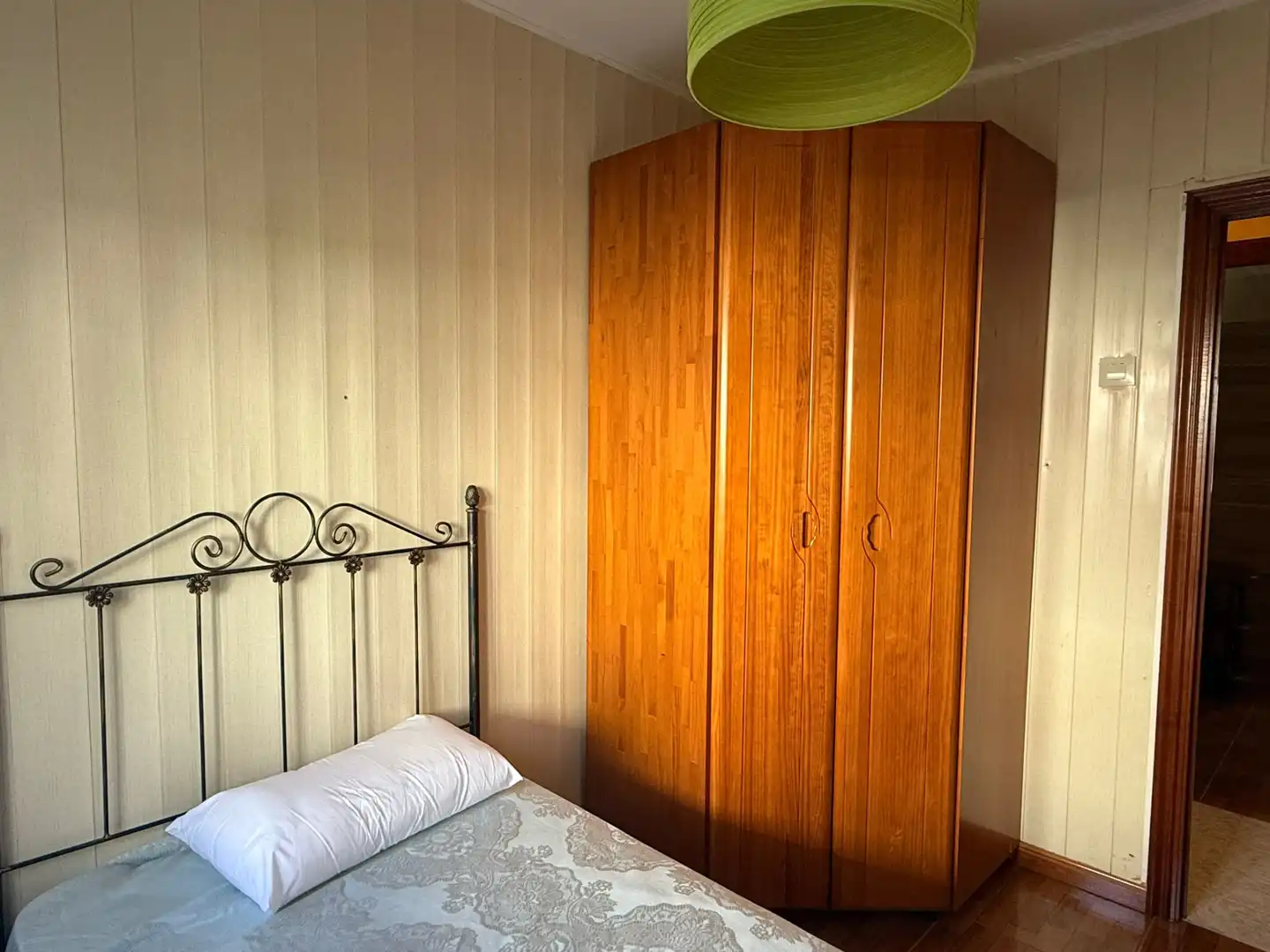 Habitación de Piso de alquiler en Ferrol con Amueblado