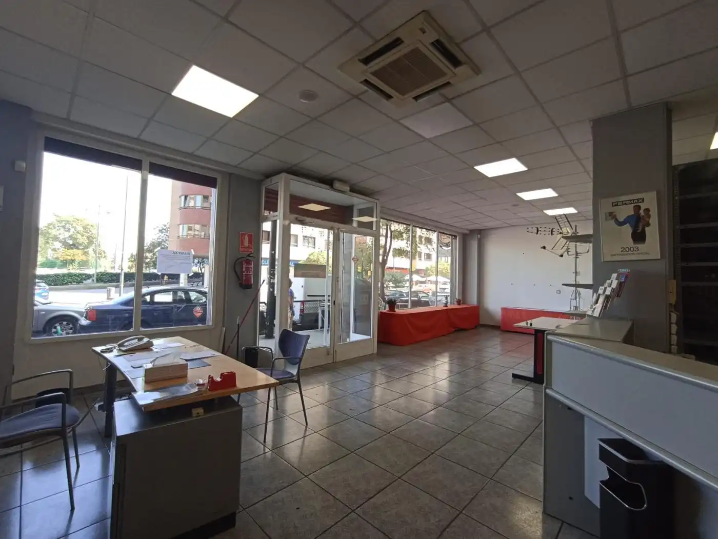 Local comercial de lloguer a Calle de Escoriaza y Fabro 109, imagen 2
