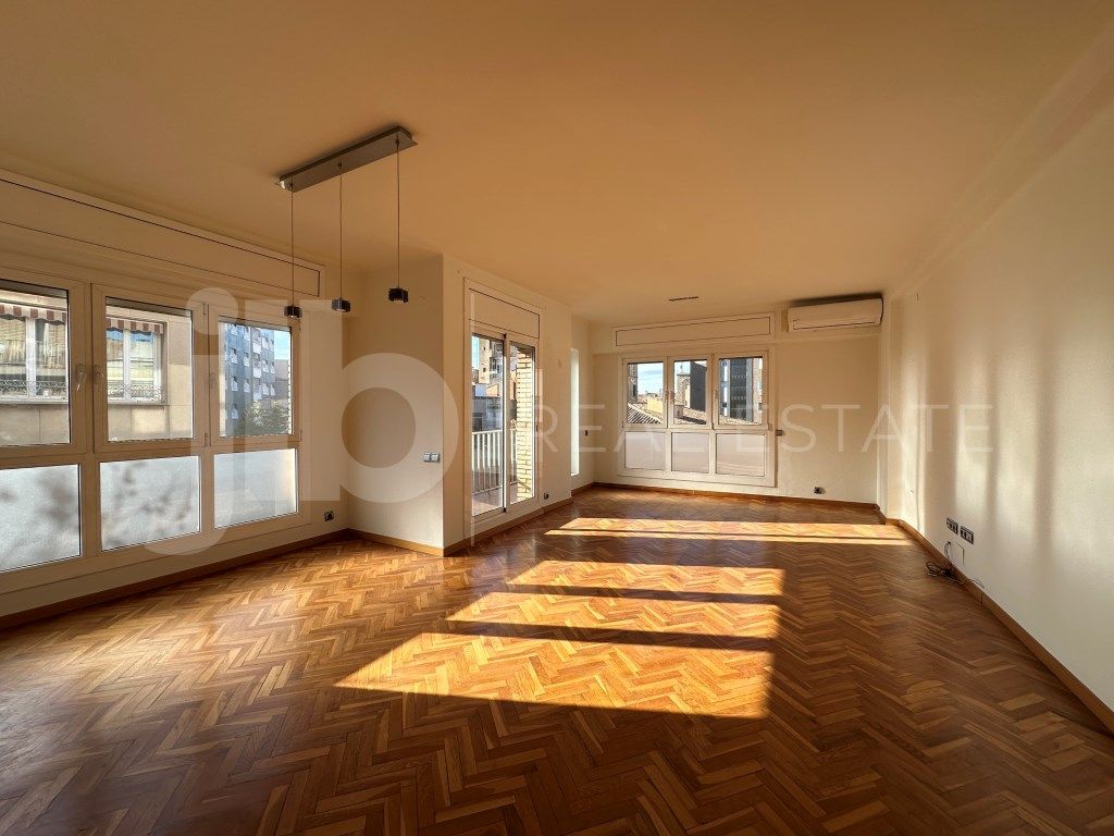 Piso de alquiler en Calle Industria De La, Centre