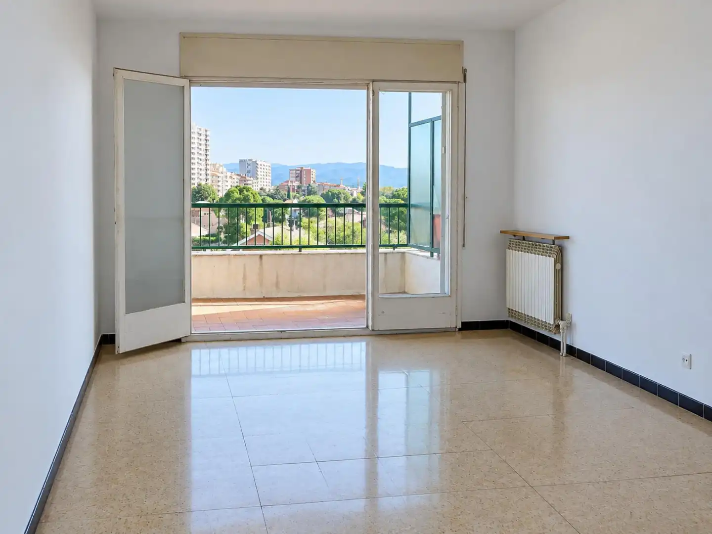 Living room of Flat for sale in Ponent - Set Camins