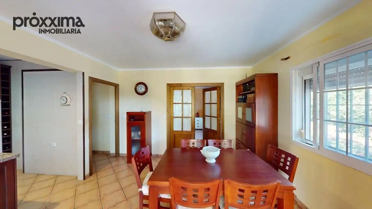 Menjador de Casa o xalet en venda en La Rinconada amb Jardí privat, Terrassa i Traster