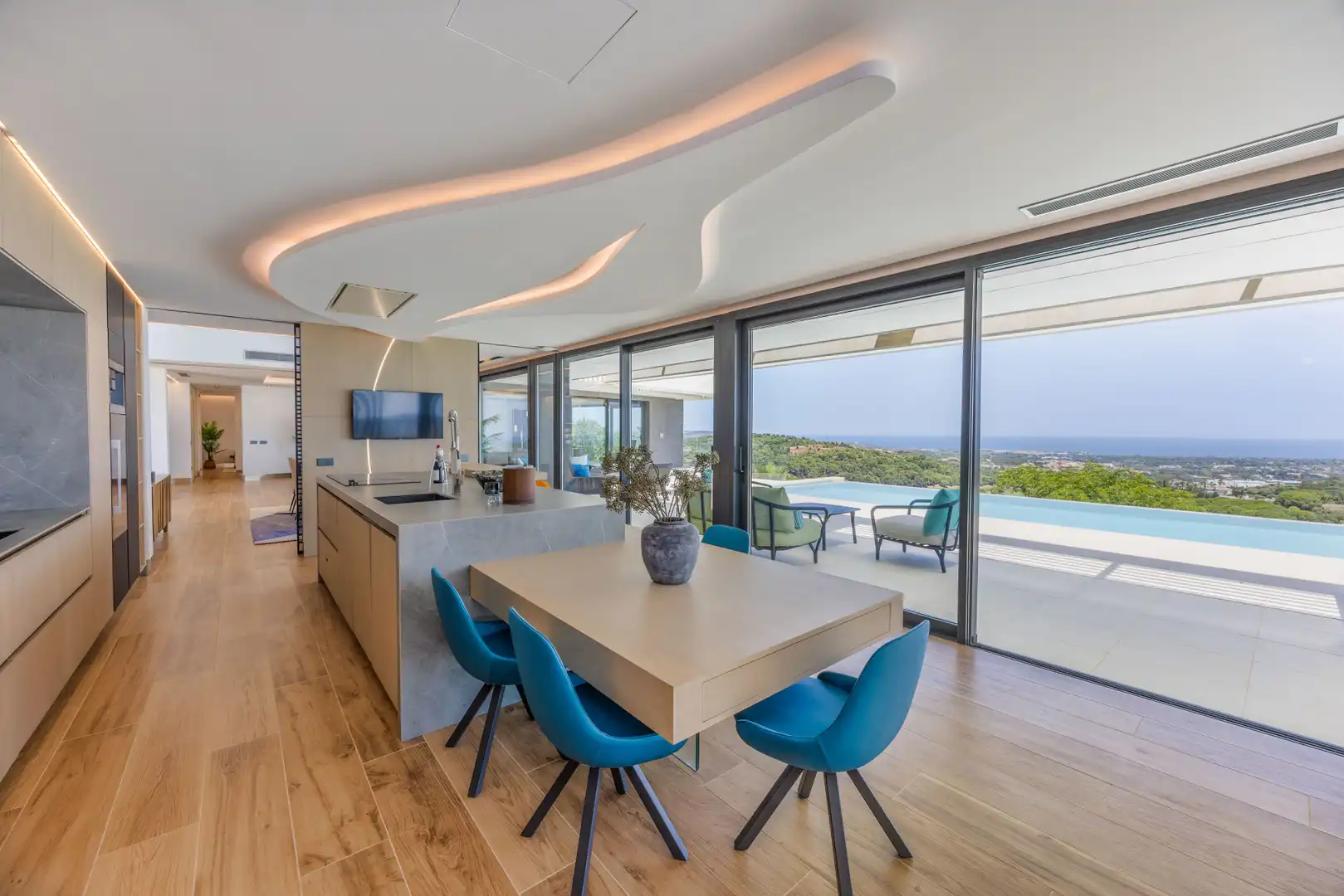 Comedor de Casa o chalet en venta en Sotogrande con Aire acondicionado, Calefacción y Jardín privado