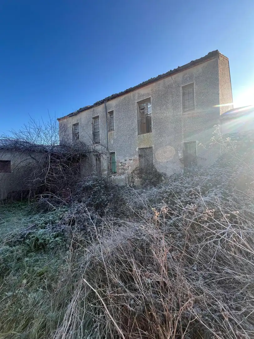 Exterior view of Country homes for sale in Santa María la Real de Nieva  with Private garden and Storage room
