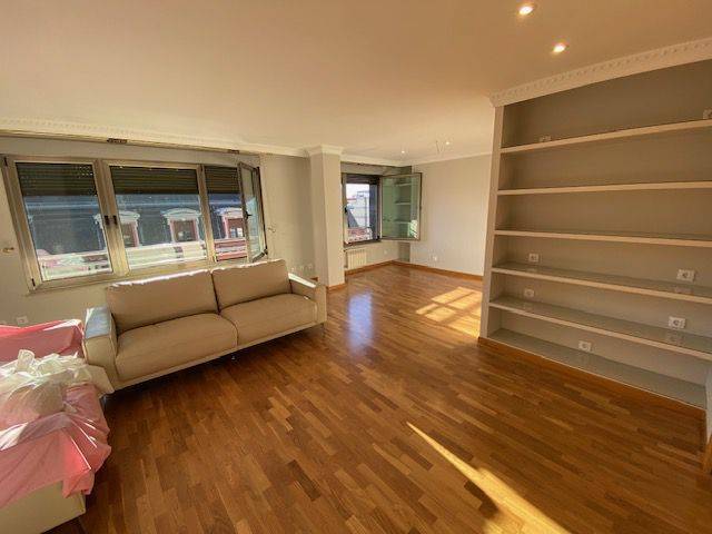 Piso en Alquiler en Salesas - Foncalada - Campoamor