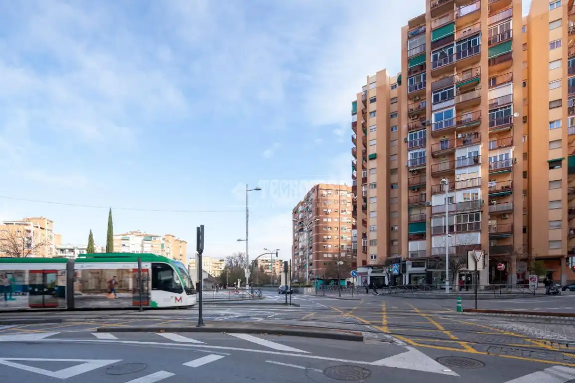 Geschaftsraum zur Miete in Av. de América, Barrio de Zaidín